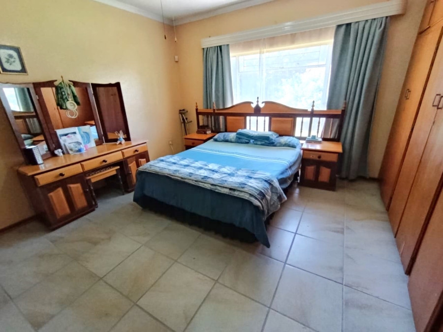 4 Bedroom Property for Sale in Langenhovenpark Free State